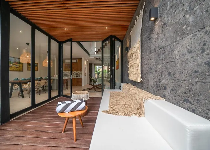 Jannati - 4br Pool Near Berawa Canggu